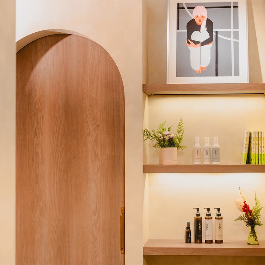 三軒茶屋店廊下