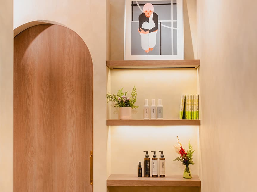 三軒茶屋店廊下