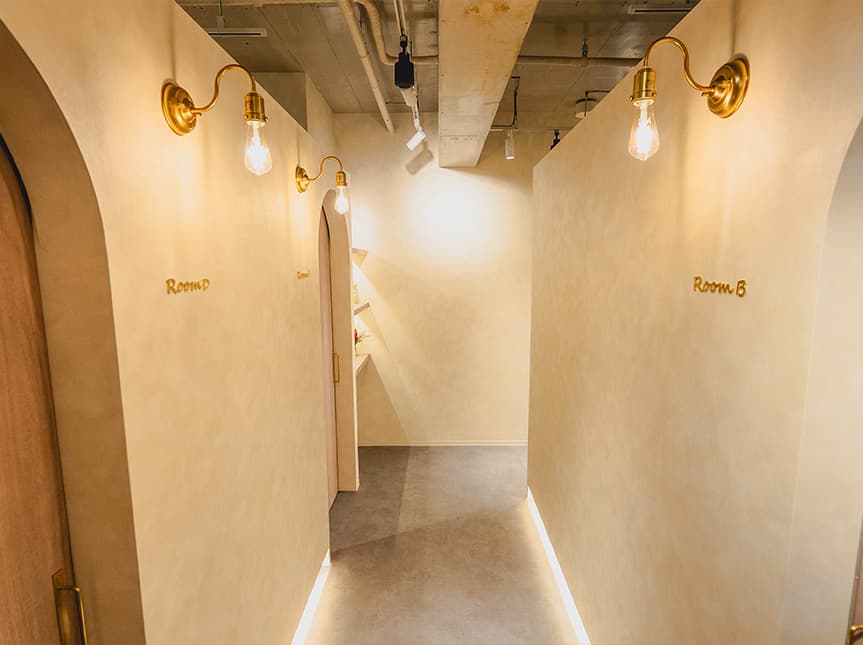 三軒茶屋店廊下